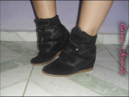 Sneaker, no pé da minha Model' Jéssica rs'